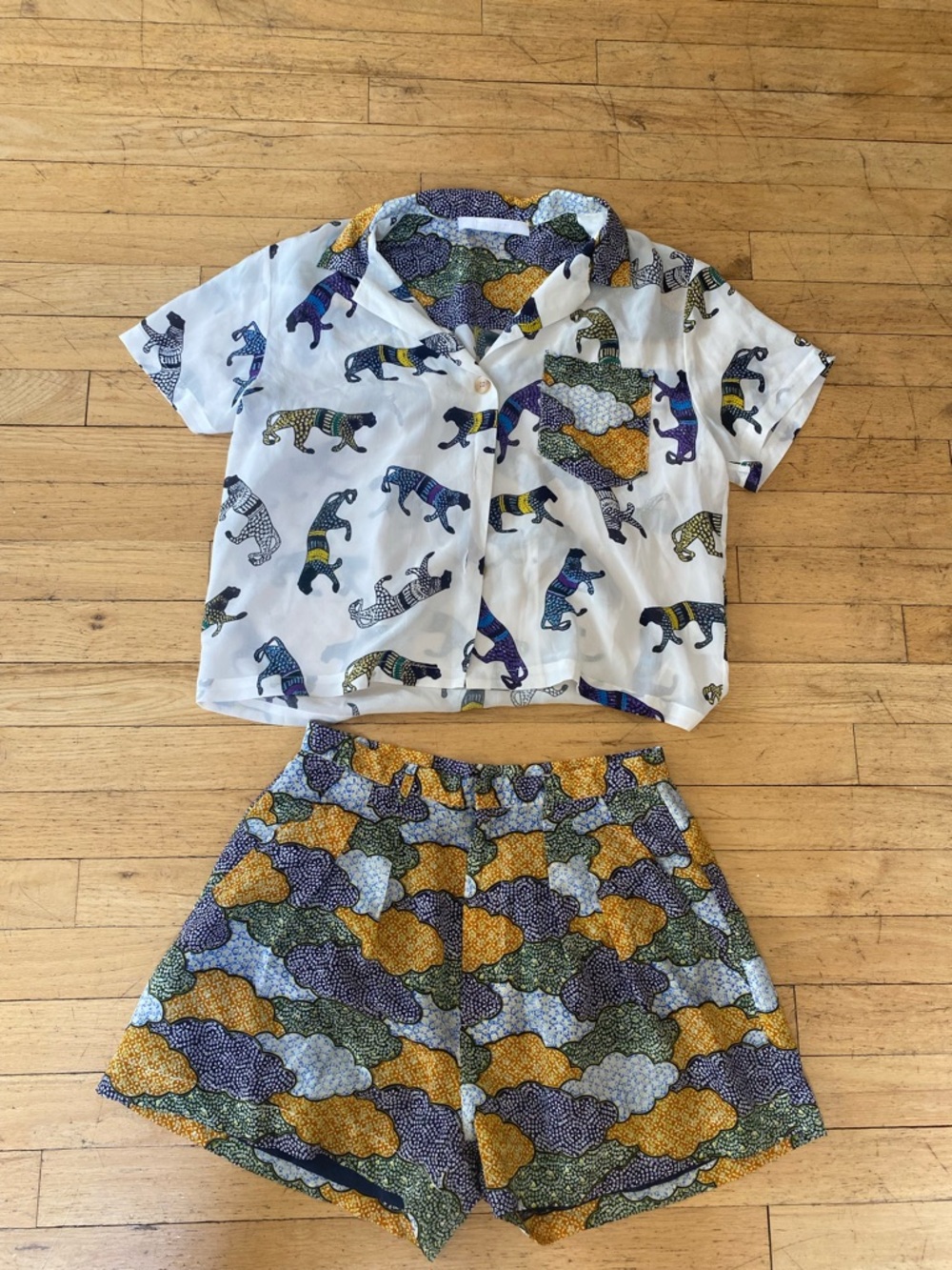 Love binetti beautiful short set. Silk. Size small